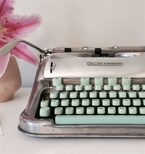 Hermes Typewriters, history and artists. 